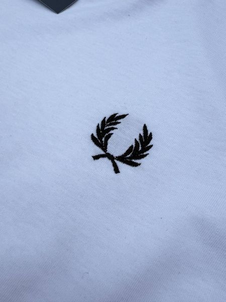 Чоловіча&nbsp;футболка Fred Perry біла з лампасами Фред Перрі Хар-657 фото