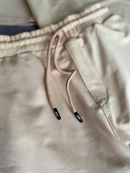 Чоловічий спортивний костюм Nike Футболка Штани бежевий Комплект Найк Моло-110-92 фото