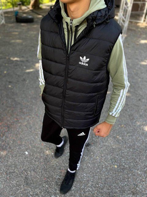 Мужская жилетка Adidas с капюшоном черная Безрукавка Адидас Мой-59 фото