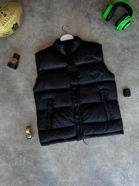 Мужская жилетка The North Face без капюшона черная Безрукавка ТНФ из плащевки Моло-TNF60 фото
