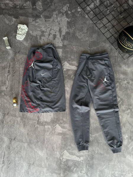 Чоловічий літній костюм Jordan Футболка Штани сірий з червоним Комплект Джордан Моло-11-451 фото