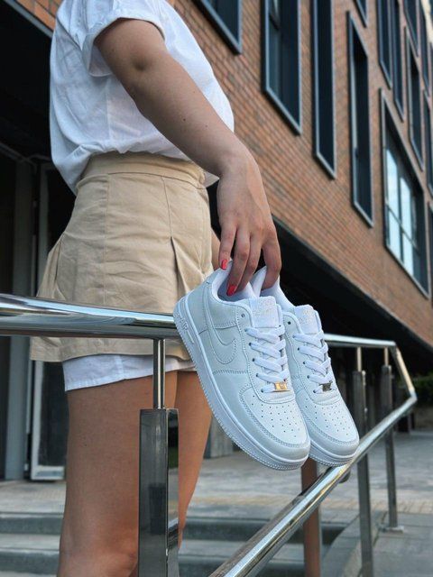 Женские кроссовки Nike Air Force Low кожаные белые Найк Аир Форс весенние Arm-NAF1 (коп2) фото