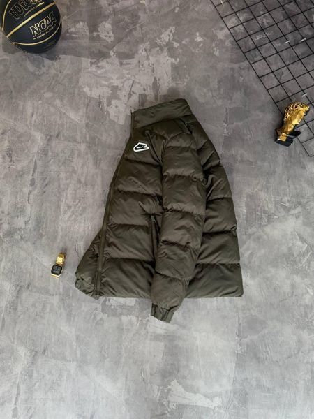 Мужская зимняя куртка Nike Nocta хаки Пуховик Найк Нокта без капюшона Моло-33703 фото