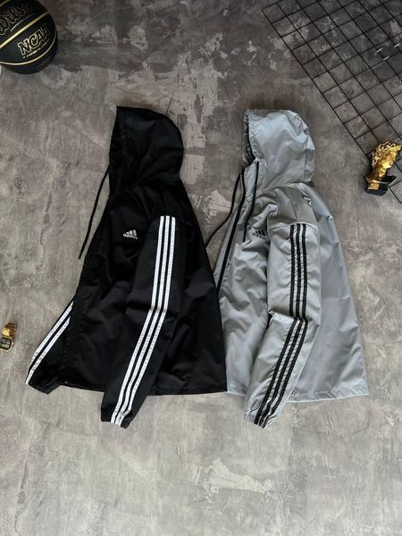 Чоловіча ветровка Adidas сіра з капюшоном Куртка Адідас з плащової тканини демісезонна Моло-Nik46 фото