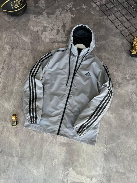 Чоловіча ветровка Adidas сіра з капюшоном Куртка Адідас з плащової тканини демісезонна Моло-Nik46 фото