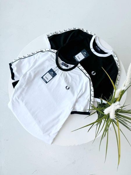 Чоловіча&nbsp;футболка Fred Perry біла з лампасами Фред Перрі Хар-609 фото