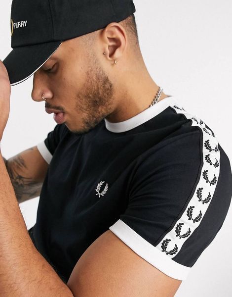 Чоловіча&nbsp;футболка Fred Perry біла з лампасами Фред Перрі Хар-609 фото