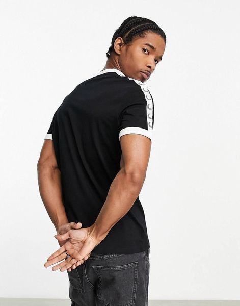 Чоловіча&nbsp;футболка Fred Perry біла з лампасами Фред Перрі Хар-609 фото