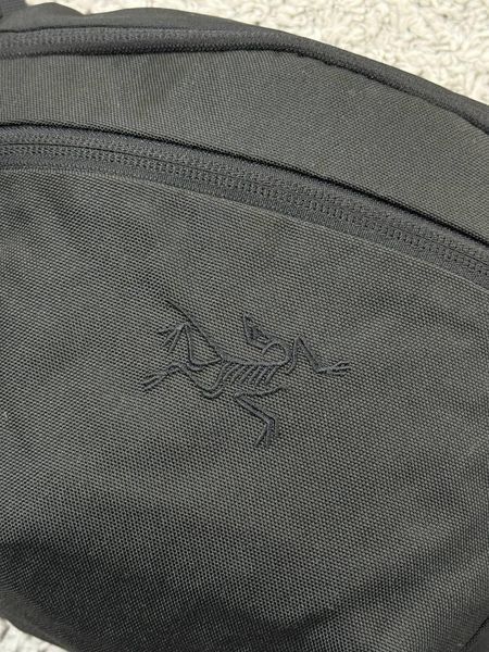 Мужская сумка мессенджер Arcteryx черная Барсетка через плечо Арктерикс Cap-0226 фото