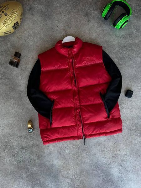 Чоловіча жилетка The North Face без капюшона червона Безрукавка ТНФ з плащівки Моло-TNF61 фото