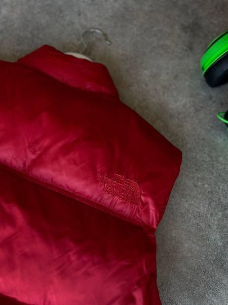 Чоловіча жилетка The North Face без капюшона червона Безрукавка ТНФ з плащівки Моло-TNF61 фото