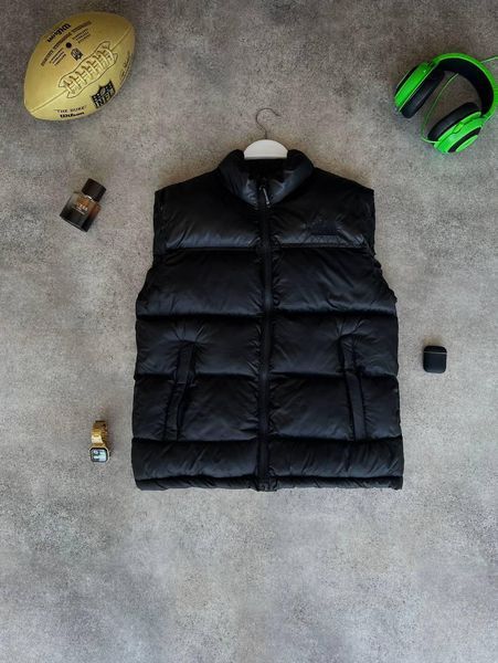 Чоловіча жилетка The North Face без капюшона червона Безрукавка ТНФ з плащівки Моло-TNF61 фото