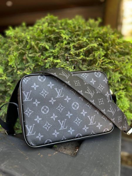 Мужская сумка через плечо Louis Vuitton черная Сумка кожаная Луи Виттон Cap-116 фото