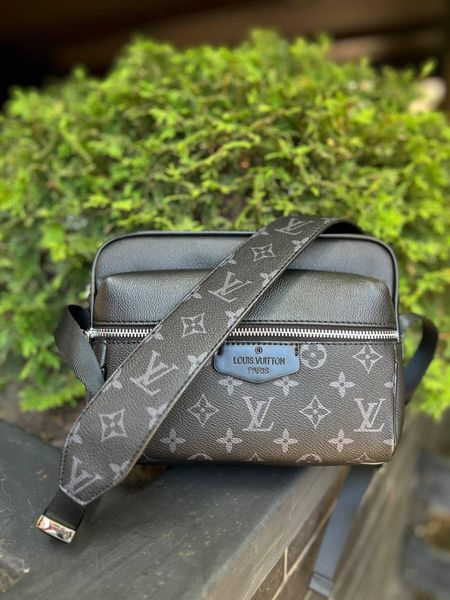 Мужская сумка через плечо Louis Vuitton черная Сумка кожаная Луи Виттон Cap-116 фото