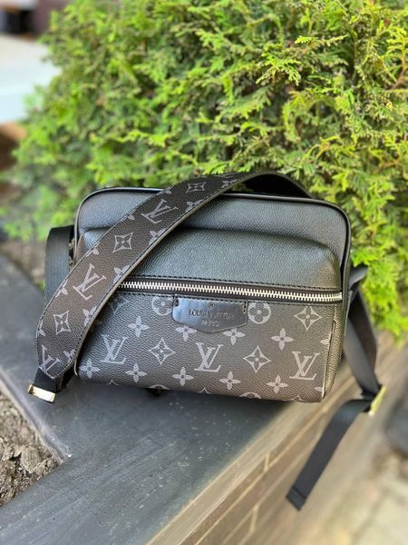Мужская сумка через плечо Louis Vuitton черная Сумка кожаная Луи Виттон Cap-116 фото