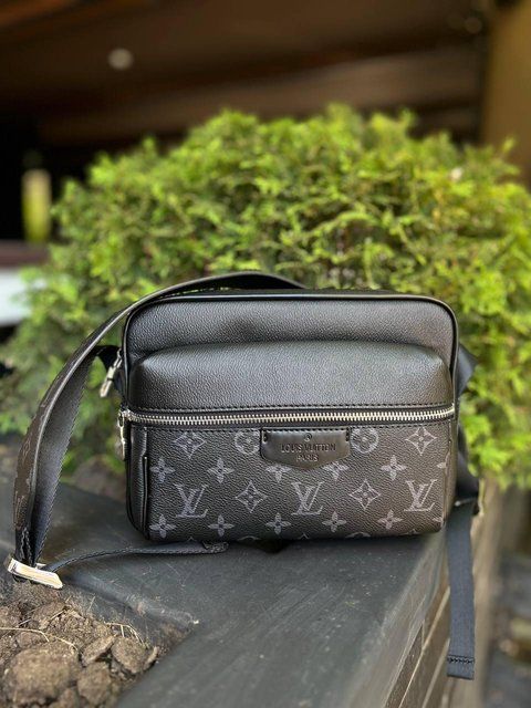 Мужская сумка через плечо Louis Vuitton черная Сумка кожаная Луи Виттон Cap-116 фото
