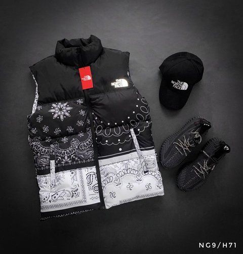Мужская жилетка The North Face 700 черная Безрукавка ТНФ Бандана Smm-NG9 фото