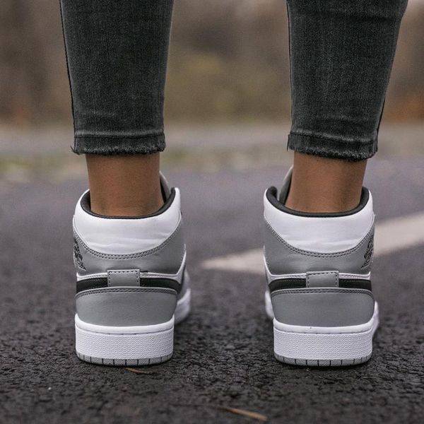 Чоловічі кросівки Nike Air Jordan сірі Найк Джордан шкіряні Arm-A064 фото
