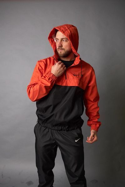 Мужской спортивный костюм Nike из плащевки черный с оранжевым Комплект Найк Анорак Штаны Барсетка Intr-1586873794 фото