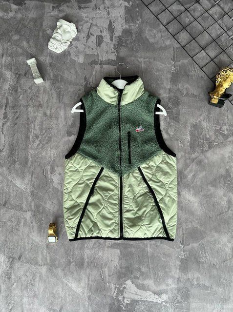 Мужская жилетка Nike без капюшона зеленая Безрукавка Найк весенняя Моло-NS4 фото