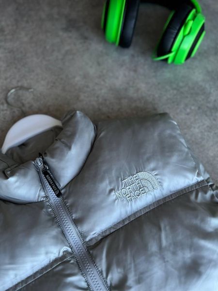 Чоловіча жилетка The North Face без капюшона сіра Безрукавка ТНФ з плащівки Моло-TNF62 фото