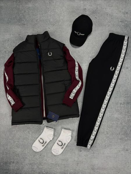 Мужской костюм Fred Perry с лампасами черный Комплект Фред Перри Жилетка Кепка Хар-557 фото
