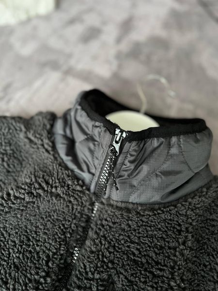 Мужская жилетка Nike без капюшона серая Безрукавка Найк весенняя Моло-NS3 фото