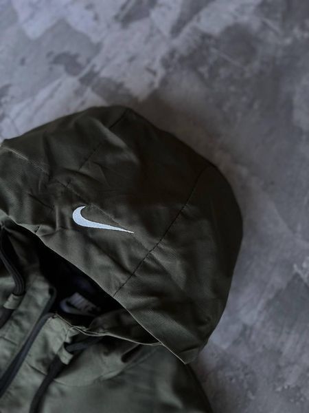 Чоловіча вітровка Nike хакі Куртка Найк із плащової тканини весняна осіння Моло-N-N3 фото