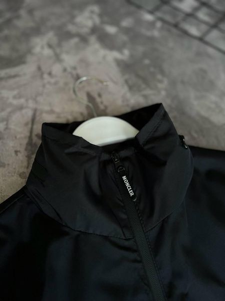 Мужская ветровка Moncler с капюшоном черная Куртка Монклер из плащевки демисезонная Моло-MNC-1 фото