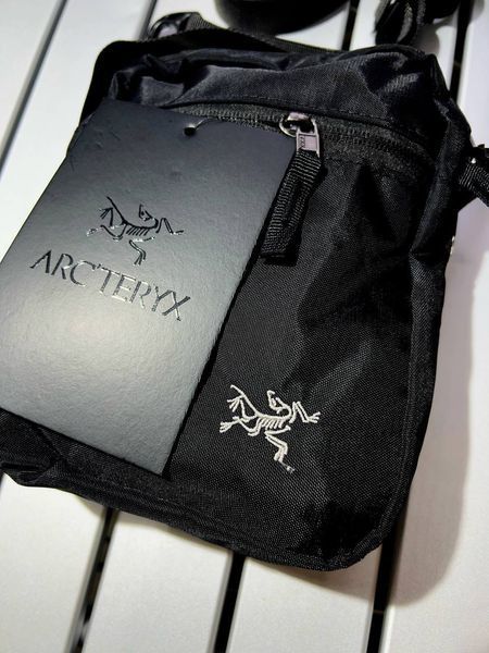 Мужская сумка мессенджер Arcteryx черная Барсетка через плечо Арктерикс Cap-0120 фото