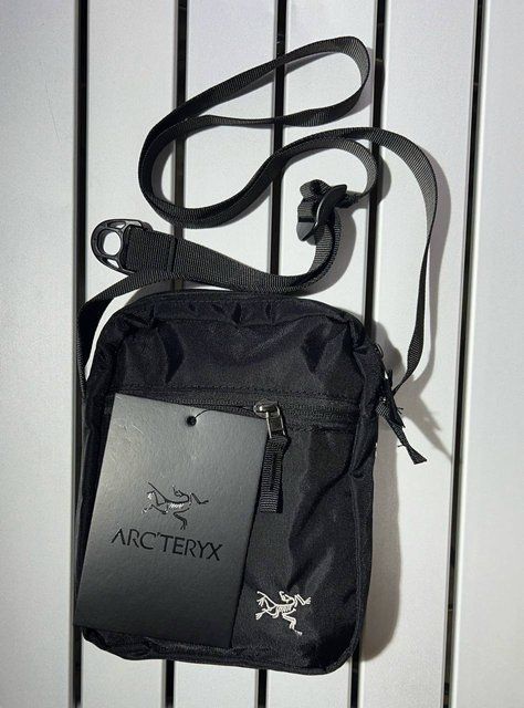 Мужская сумка мессенджер Arcteryx черная Барсетка через плечо Арктерикс Cap-0120 фото