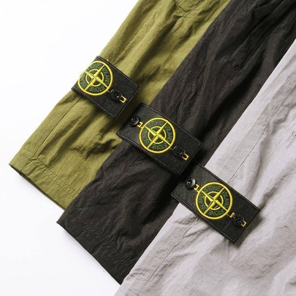 Чоловічі шорти Stone Island сірі з нейлону Бриджі Стойн Айленд Hub-117 фото