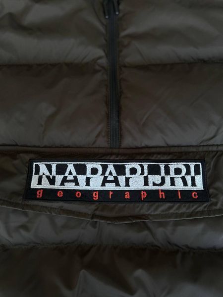 Чоловіча жилетка Napapijri з капюшоном хакі Безрукавка Напапірі на утепленні Моло-NAPP/4 фото
