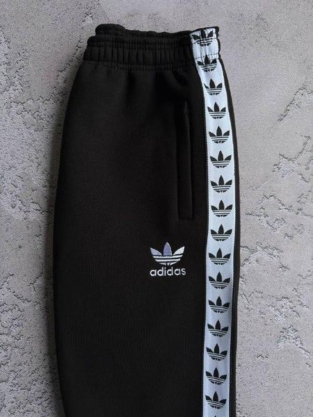 Чоловічий зимовий спортивний костюм Adidas без капюшона молочний Комплект Адідас Хар-694 фото