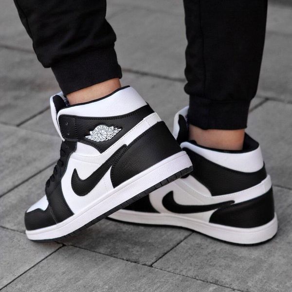 Мужские зимние кроссовки Nike Air Jordan 1 черно-белые Найк Джордан кожаные Arm-A8343-ч фото