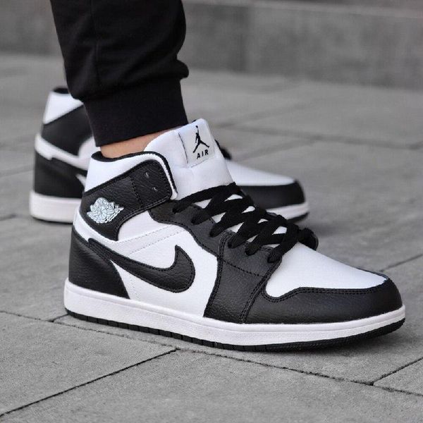 Мужские зимние кроссовки Nike Air Jordan 1 черно-белые Найк Джордан кожаные Arm-A8343-ч фото