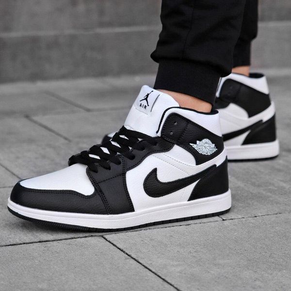 Мужские зимние кроссовки Nike Air Jordan 1 черно-белые Найк Джордан кожаные Arm-A8343-ч фото