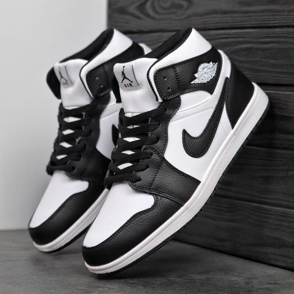 Мужские зимние кроссовки Nike Air Jordan 1 черно-белые Найк Джордан кожаные Arm-A8343-ч фото