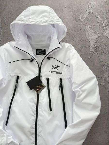 Чоловіча куртка Arcteryx на Gore-Tex біла Куртка демісезонна легка з капюшоном Хар-551 фото