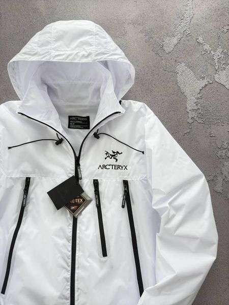 Чоловіча куртка Arcteryx на Gore-Tex біла Куртка демісезонна легка з капюшоном Хар-551 фото