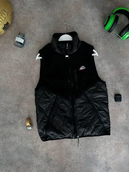 Чоловіча жилетка Nike без капюшона з плащової тканини чорна Безрукавка Найк демісезонна Моло-NS1 фото