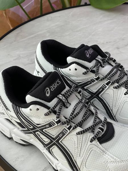 Чоловічі кросівки Asics Gel-Kahana 8 текстильні зі шкіряними вставками біло-чорні Асікс Гель Кахана Las-1025 фото