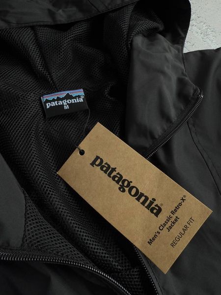 Мужская ветровка Patagonia черная Хар-959 фото