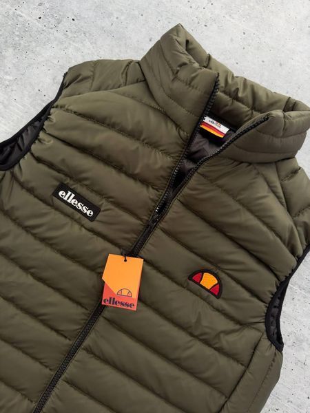 Мужская жилетка Ellesse без капюшона хаки Безрукавка Элис спортивная Хар-318 фото