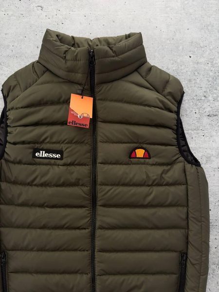 Мужская жилетка Ellesse без капюшона хаки Безрукавка Элис спортивная Хар-318 фото
