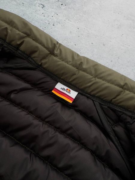 Мужская жилетка Ellesse без капюшона хаки Безрукавка Элис спортивная Хар-318 фото