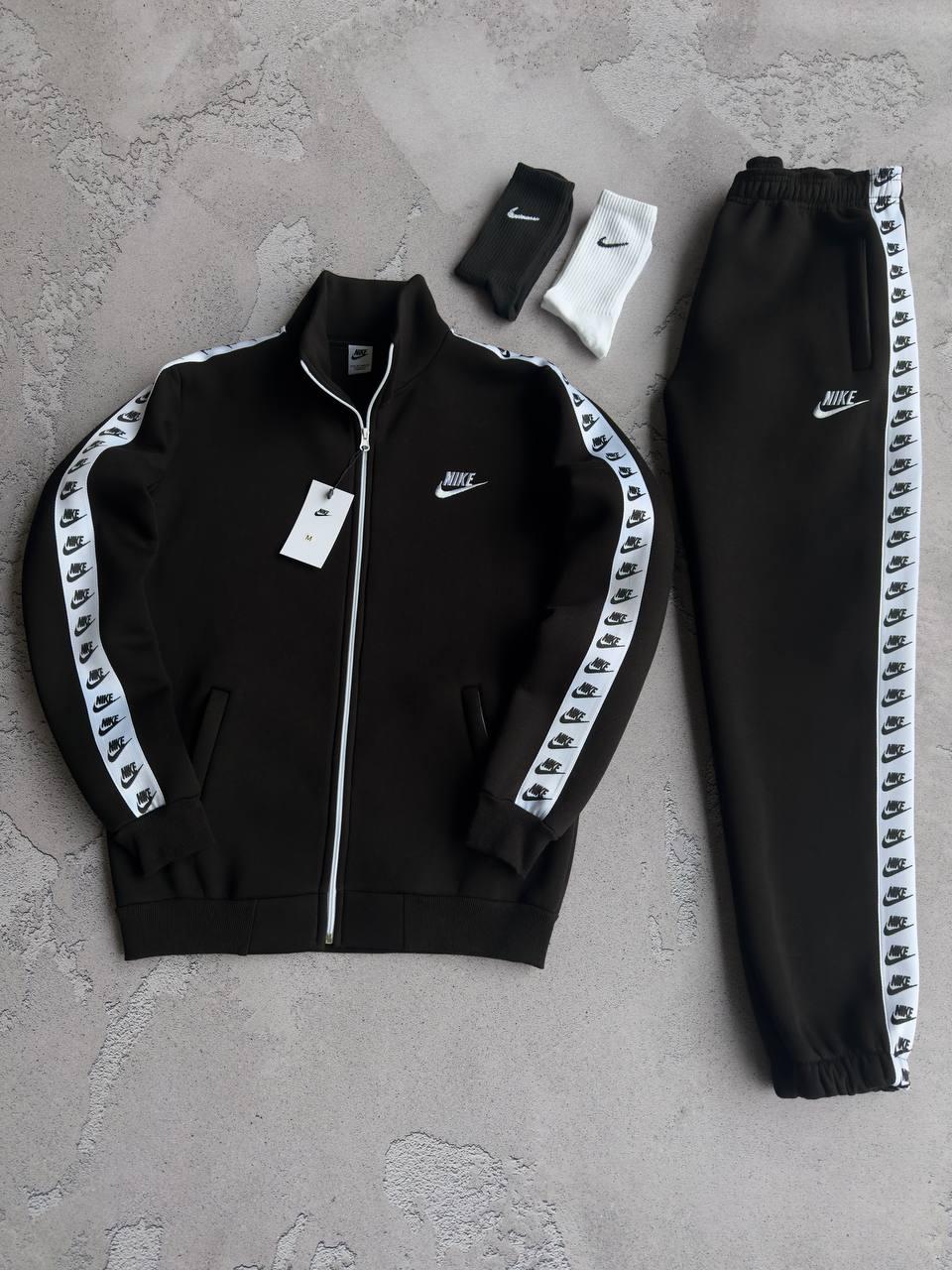 Мужской зимний спортивный костюм Nike с лампасами черный Комплект Найк без капюшона