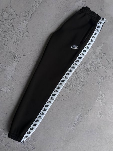 Мужской зимний спортивный костюм Nike с лампасами черный Комплект Найк без капюшона Хар-699 фото