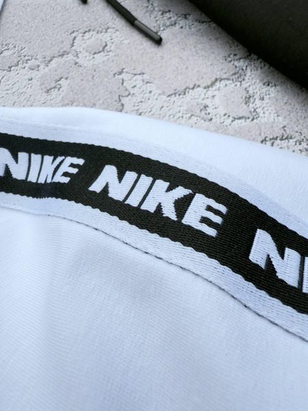 Мужской спортивный костюм Nike 7в1 белый с лампасами Комплект Найк Костюм Футболка Шорты Кепка Носки Хар-640 фото