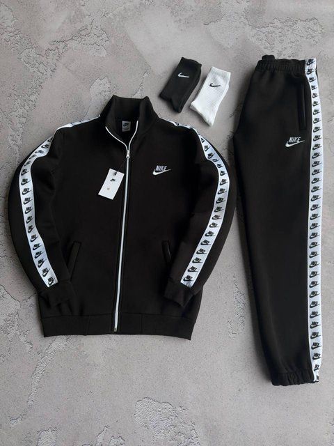 Мужской зимний спортивный костюм Nike с лампасами черный Комплект Найк без капюшона Хар-699 фото